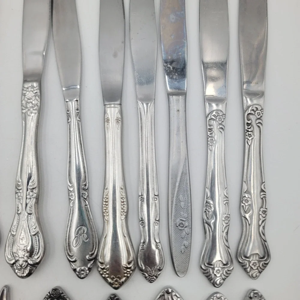 30pc Mixed Lot Dinner Knives Ornate Floral Mismatched Stainless Flatware Crafts
